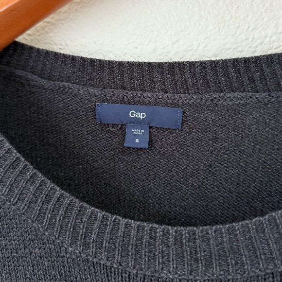 GAP Dark Gray Crew Neck Light Sweater Women’s Size Small - Picture 5 of 6
